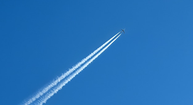 航空急件起飞瞬间